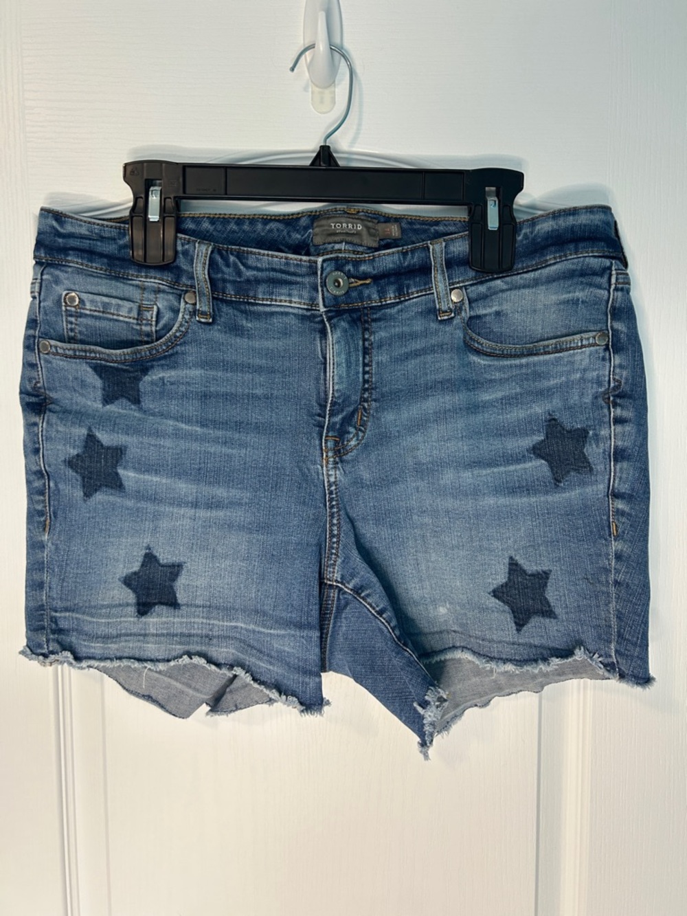 Torrid Stars Denim Jean Shorts Blue Women’s Size 14 Cutoff Mid Rise